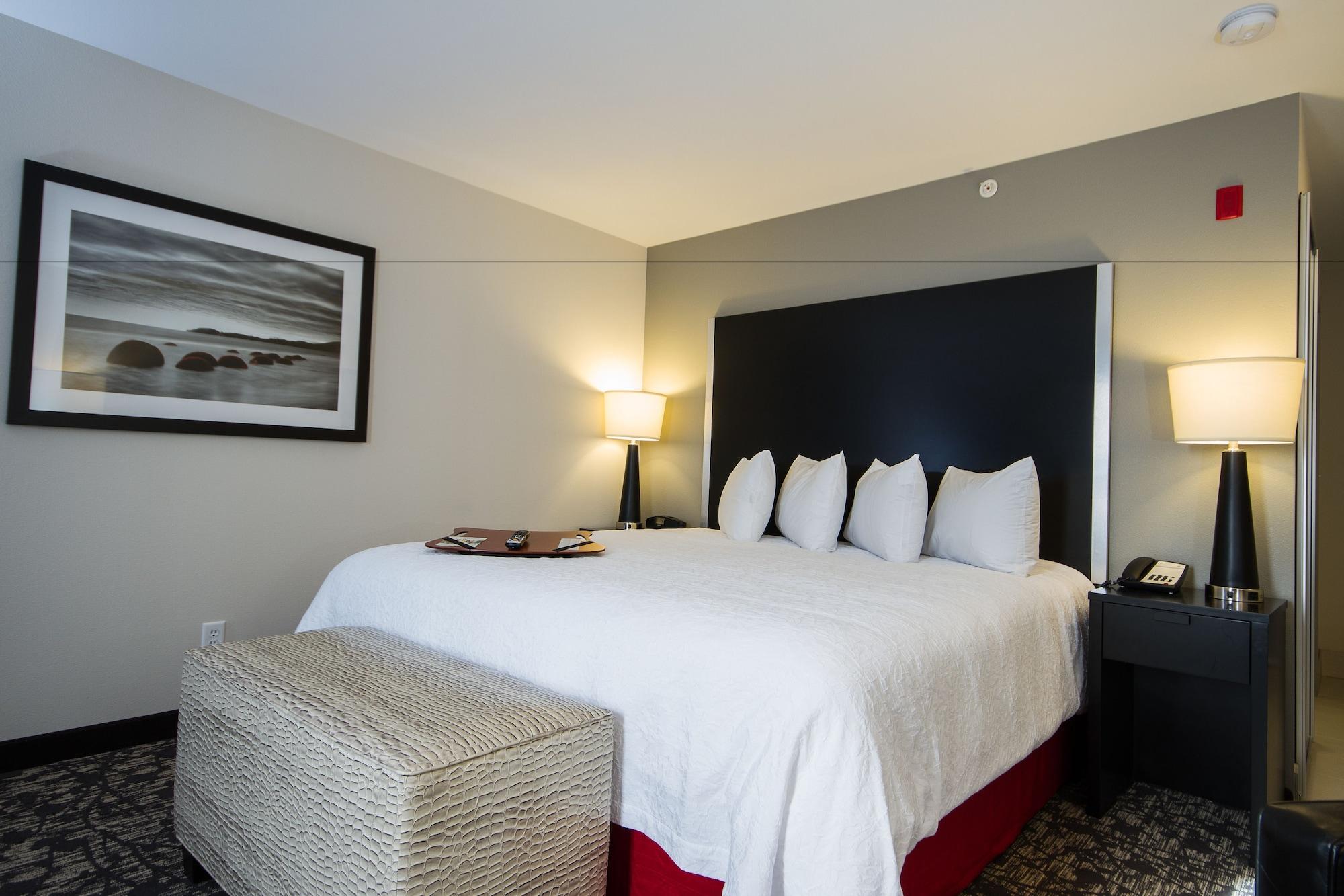 Hampton Inn & Suites Dupont Bagian luar foto