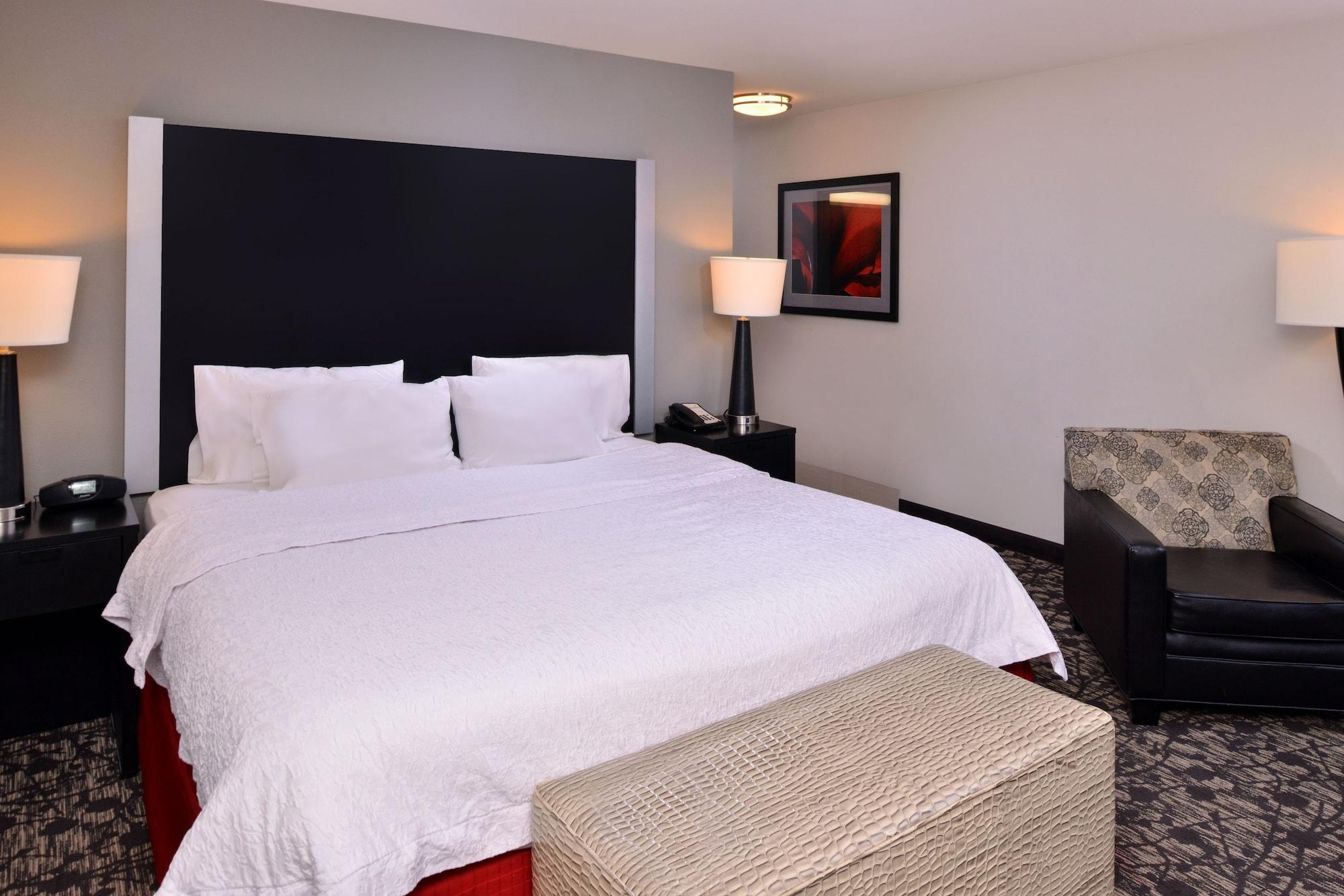 Hampton Inn & Suites Dupont Bagian luar foto