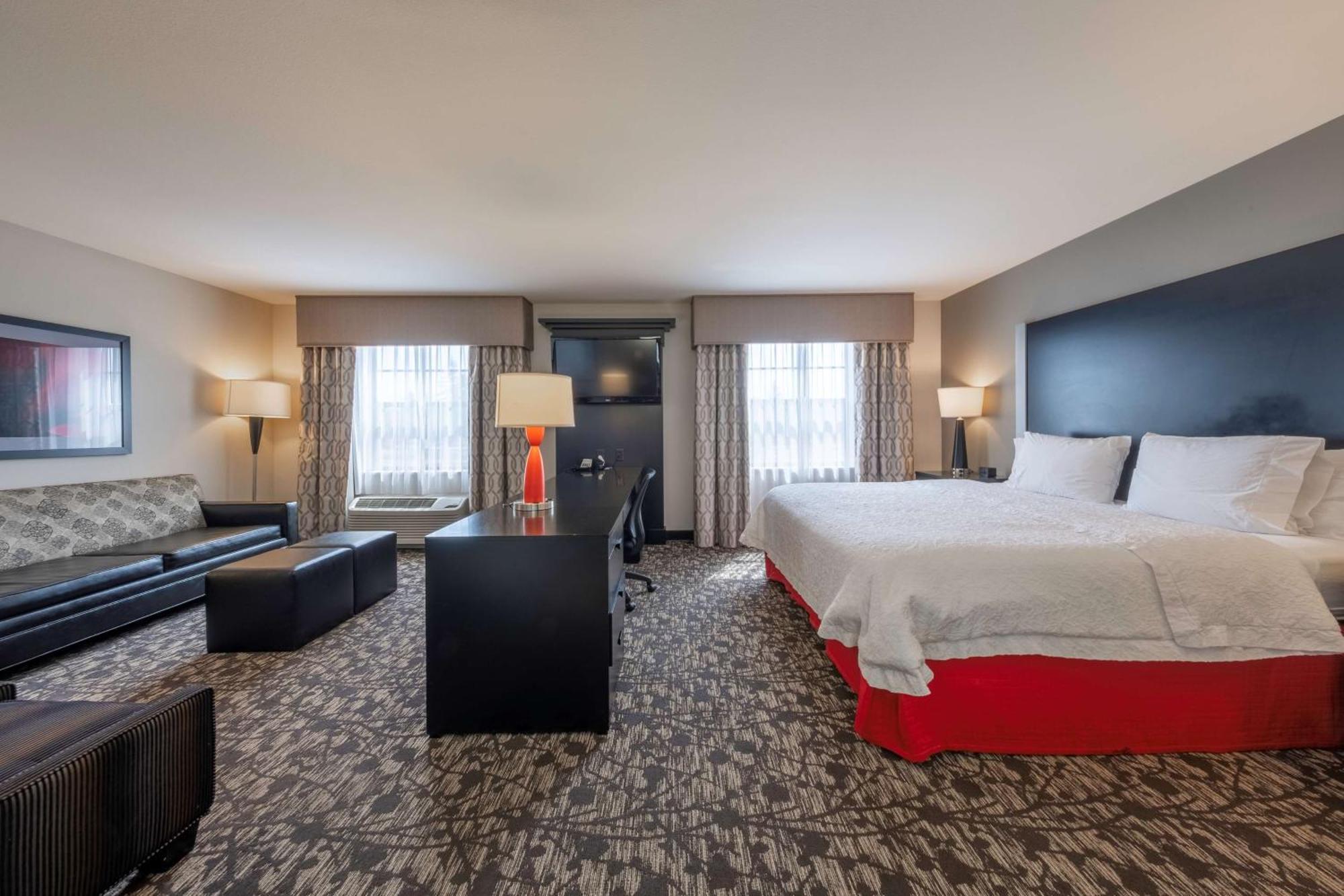 Hampton Inn & Suites Dupont Bagian luar foto