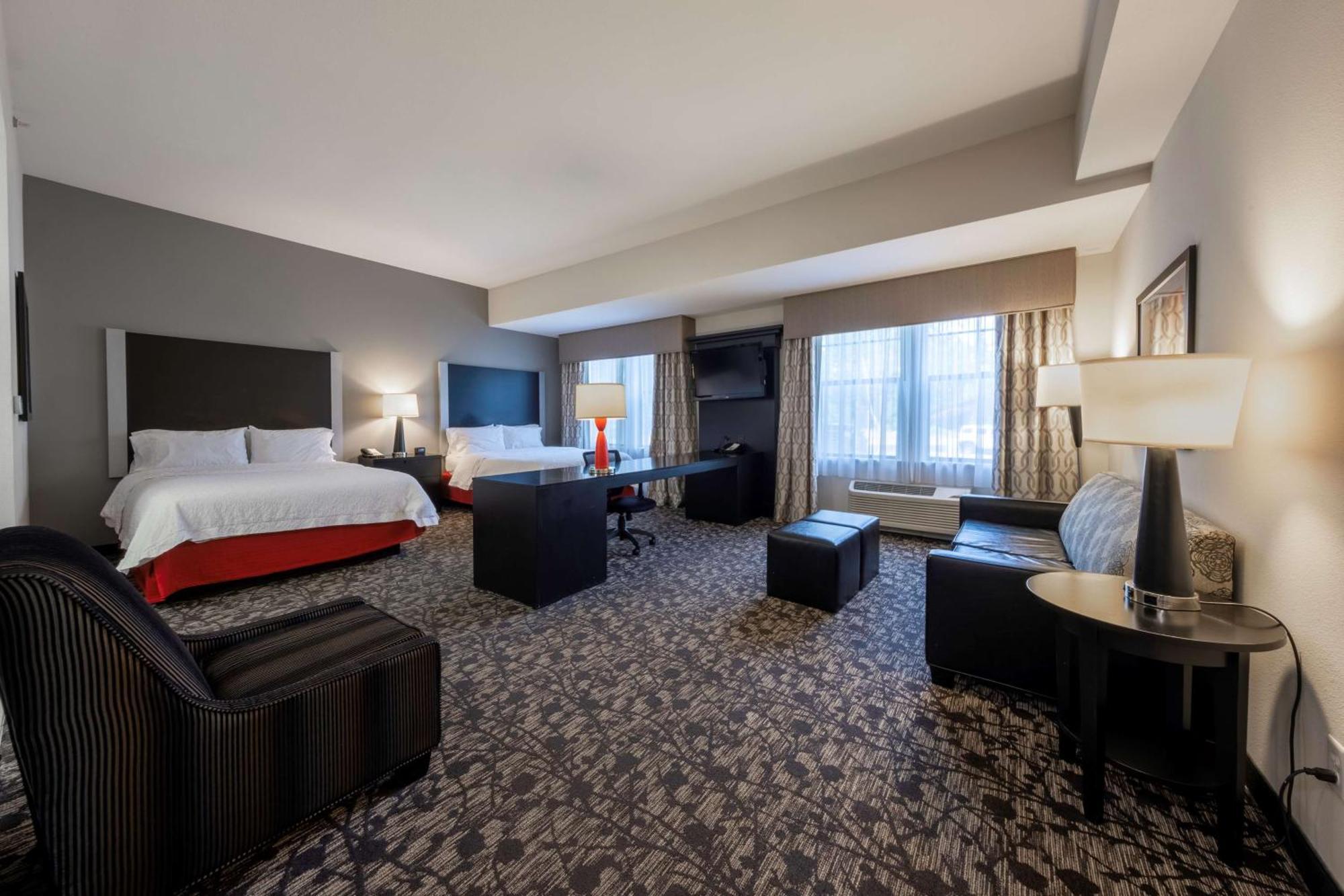 Hampton Inn & Suites Dupont Bagian luar foto